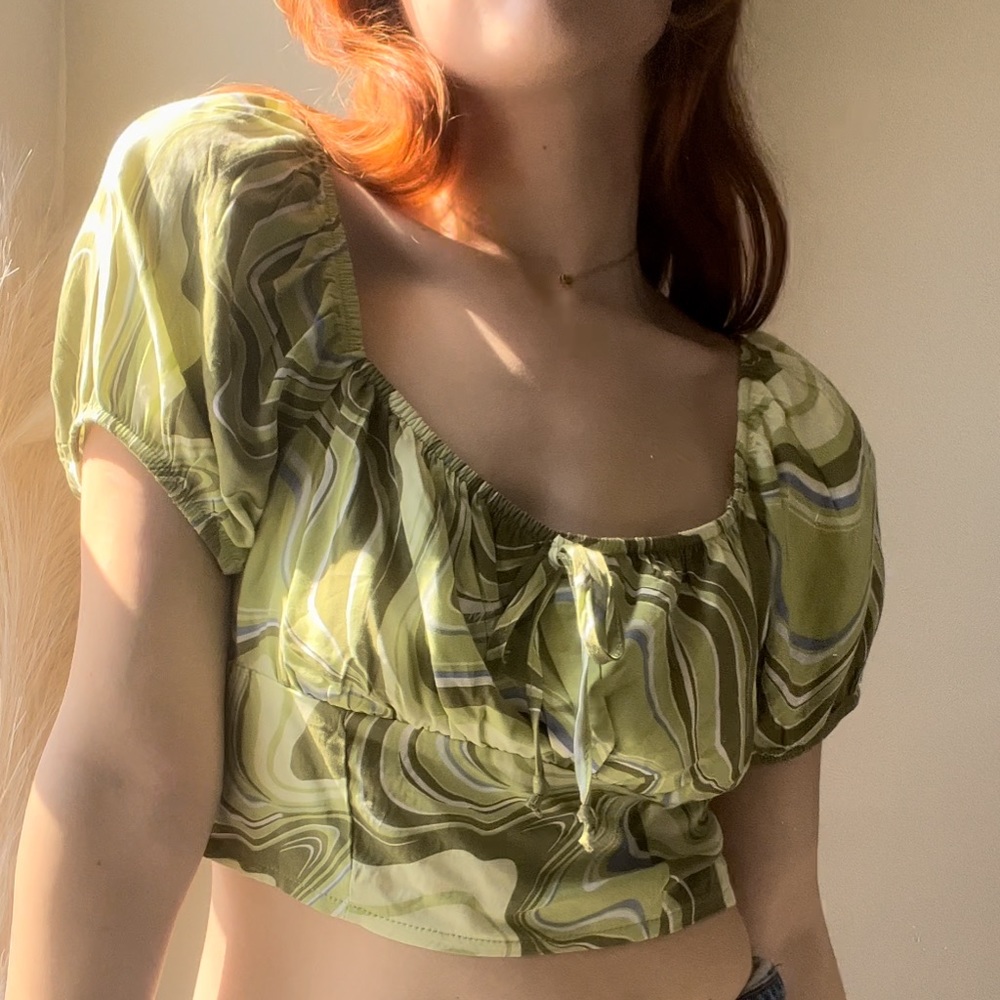 NWT!! PacSun puff sleeve scrunch tie crop top: green/ white/ blue wave pattern